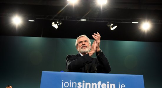 Īru republikāņu partijas 'Sinn Fein' līderis Džerijs Adamss nākamgad atkāpsies no amata