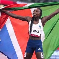 "Пусть докажет, что женщина". Интерсекс-спортсменка из Намибии ворвалась на подиум в спринте