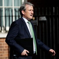 'Lokdaunu' dēļ varētu būt vairojušies terorisma draudi, pauž Lielbritānijas ministrs