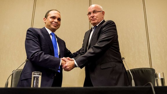 President Dutch Football Association Michael van Praag (R) with Jordania s Prince Ali bin al-Hussein (L) 