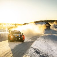 Video: WRC pilota zibenīgā reakcija ļauj izvairīties no baisas avārijas