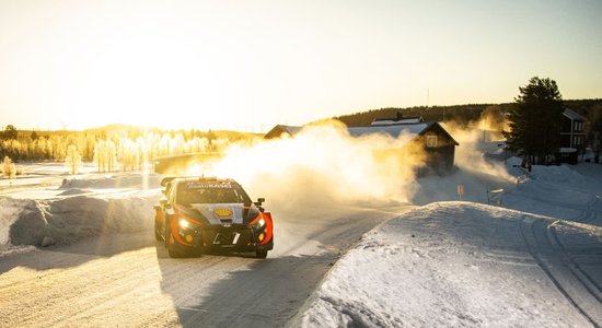 Video: WRC pilota zibenīgā reakcija ļauj izvairīties no baisas avārijas