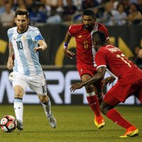 Mesi 'hettriks' ļauj Argentīnai sagraut Panamu 'Copa America'
