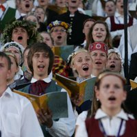Можно ли петь по-латгальски, в стиле рэп и сольно. Ученые обсудили, как правильно исполнять гимн Латвии