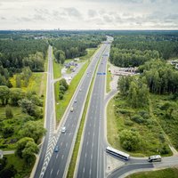 ФОТО: реновированное Юрмальское шоссе стало первым местом в Латвии, где разрешено ехать 110 км/ч