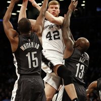 Bertānam 11 gūti punkti 'Spurs' basketbolistu graujošā uzvarā pār pastarīti 'Nets'