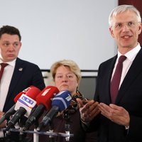 Kariņš un Kaimiņš nesaredz problēmas 'KPV LV' darbībā valdībā