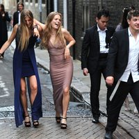 Foto: Rīts pēc smalkākās britu studentu balles