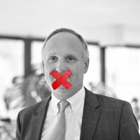 Māris Simanovičs: Zināšanām nav valodas – atstājiet amatā SSE Riga rektoru