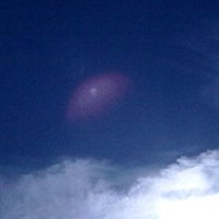 ФОТО: Над одним из Рижских районов очевидец зафиксировал НЛО