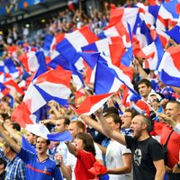 Francijas un Rumānijas spēle kļuvusi par visvairāk apmeklēto EURO atklāšanas maču