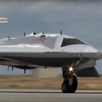 Video: Krievija dižojas ar amerikāņu 'B-2' līdzīgo dronu 'Ohotņik'