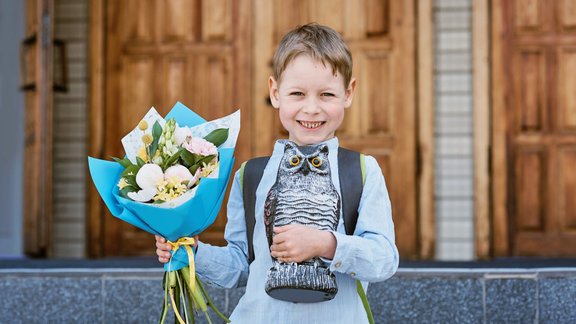 1. septembris skolēns pirmklasnieks skola zēns zinību diena 