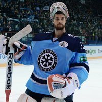 Novosibirskas 'Sibirj' vārtsargam Salakam šī KHL sezona ir beigusies