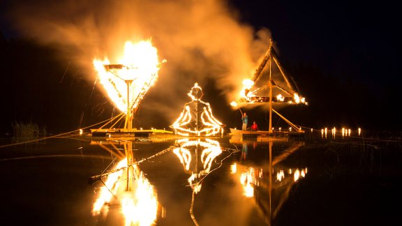 Ugunsskulptūru festivāls pie Biksēres ezera - 14