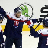 Pasaules čempionāta pastarīte Slovākija izcīna pirmo uzvaru