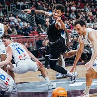 "VEF Rīga" smagi cīnās, taču netiek atalgota FIBA Čempionu līgas izšķirošajā mačā