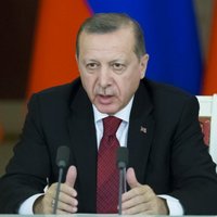Erdogans aicina ASV nekavējoties atteikties no lēmuma sūtīt kurdiem ieročus