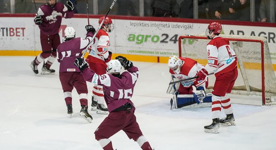 Latvijas U-18 hokejisti Nāciju līgas turnīrā liek trūkties vēl vienam pretiniekam