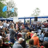 Foto: Sarunu festivāls 'Lampa' pulcējis vairāk nekā 20 000 apmeklētāju