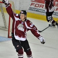 Ābola divi gūtie vārti nodrošina 'Rīgas' hokejistiem uzvaru pagarinājumā