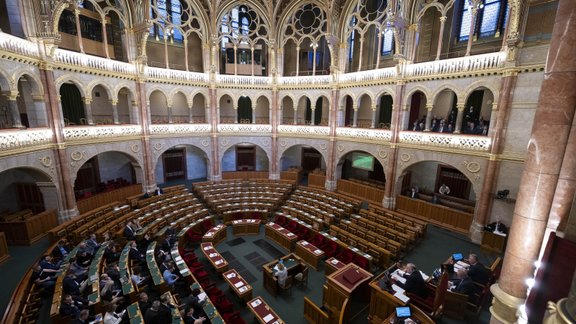 Ungārijas parlaments nobalsojis par izstāšanos no Starptautiskās Krimināltiesas