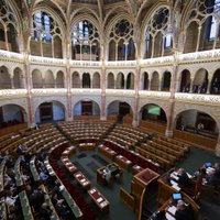Ungārijā opozīcijas partijas skandāla dēļ pieprasa prezidentes atkāpšanos no amata