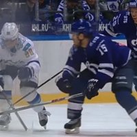 Video: Karsumam viens no nedēļas skaistākajiem spēka paņēmieniem KHL