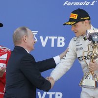 В Сочи финн Боттас одержал первую победу в карьере "Формулы-1"