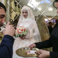 Ieroči un vientuļā līgava: kā precas Čečenijā
