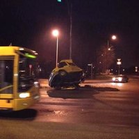 Policija kriminālprocesā skaidro traģiskās avārijas Rīgā iemeslus