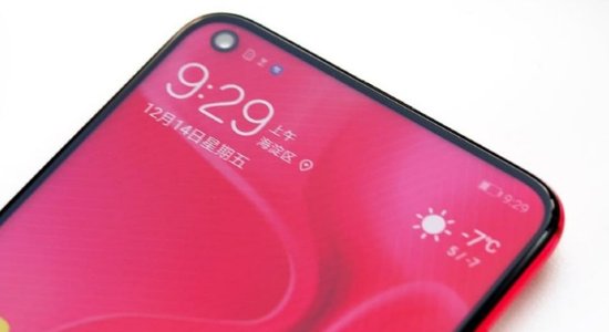 Huawei представила смартфон Nova 4 с 25MPix "селфи-камерой" в дисплее