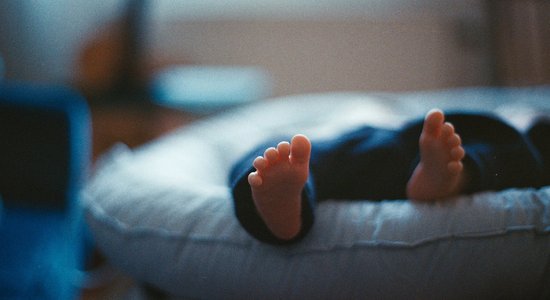В Литве скончался выброшенный из окна пятимесячный младенец