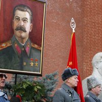 Krievijas tiesa pagarina cietumsoda termiņu Staļina noziegumu vēsturniekam
