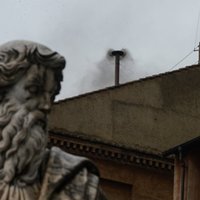 Vatikāns atklāj konklāva dūmu veidošanas tehniku