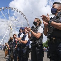 Beļģijā policisti protestē pret spiedienu pretrasisma protestu dēļ