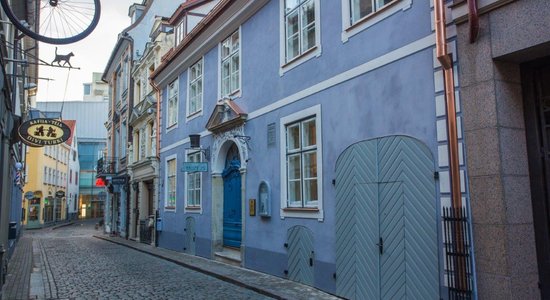 Foto: Pabeigti Farmācijas muzeja fasādes restaurācijas darbi