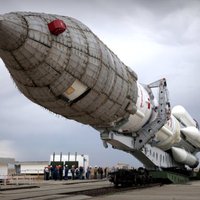 Krievija veiksmīgi palaiž raķeti 'Proton-M' ar Lielbritānijas satelītu