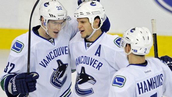 'Canucks' bez Ķēniņa pieveic 'Ducks' 'Canucks' bez Ķēniņa pieveic 'Ducks'