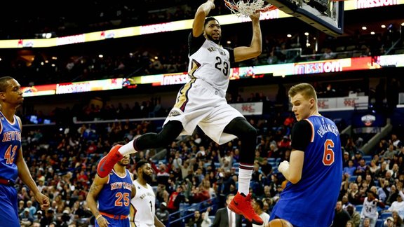 New Orleans Pelicans Anthony Davis dunks over Knicks Kristaps Porzingis 