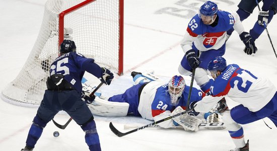 'Pekina 2022': Somijas hokejisti notur savus vārtus neieņemtus un iekļūst finālā