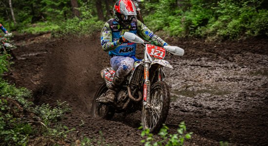 Stendes mototrasē aizsākta Latvijas kausa 'cross country' sezona