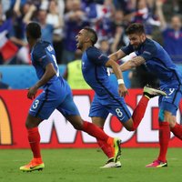 EURO 2016 mājiniece Francija atklāšanas spēlē pēdējā minūtē izrauj uzvaru pār Rumāniju