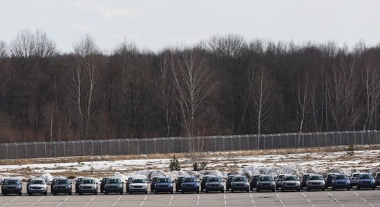 Производитель Peugeot, Opel и Citroen останавливает работу в России из-за санкций
