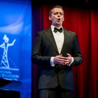 Prestižajā Belvederes jauno operdziedātāju konkursa finālā iekļuvis Latvijas baritons Kalvis Kalniņš