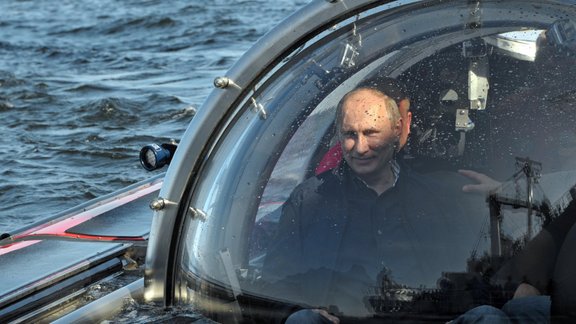 Valdimir Putin in submersible