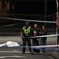 Melburnā uzbrukumā ar nazi ievainoti vairāki cilvēki, viens gājis bojā