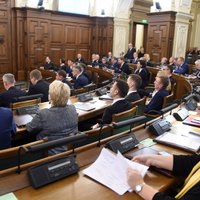 Saeima aicina Krieviju atzīt Latvijas okupāciju un nesagrozīt vēsturi