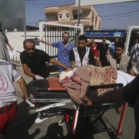 'Kara noziegums' – Palestīnas Sarkanais Pusmēness komentē Izraēlas triecienu ātrās palīdzības mašīnām