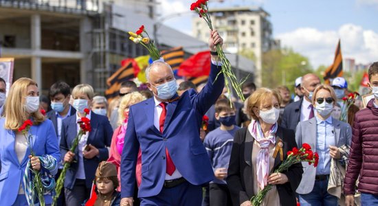 Dodons pirms Moldovas vēlēšanām metas cīņā pret viendzimuma attiecībām